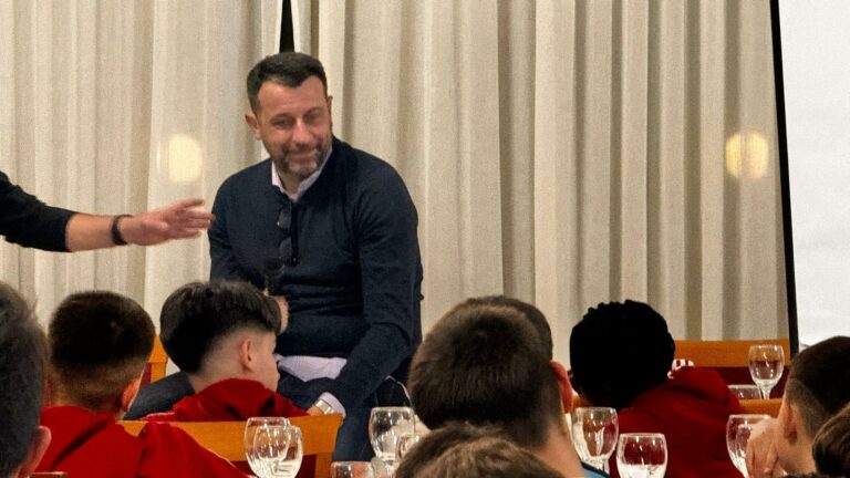 Roberto D’Aversa ispira i giovani talenti all’Abruzzo World Cup